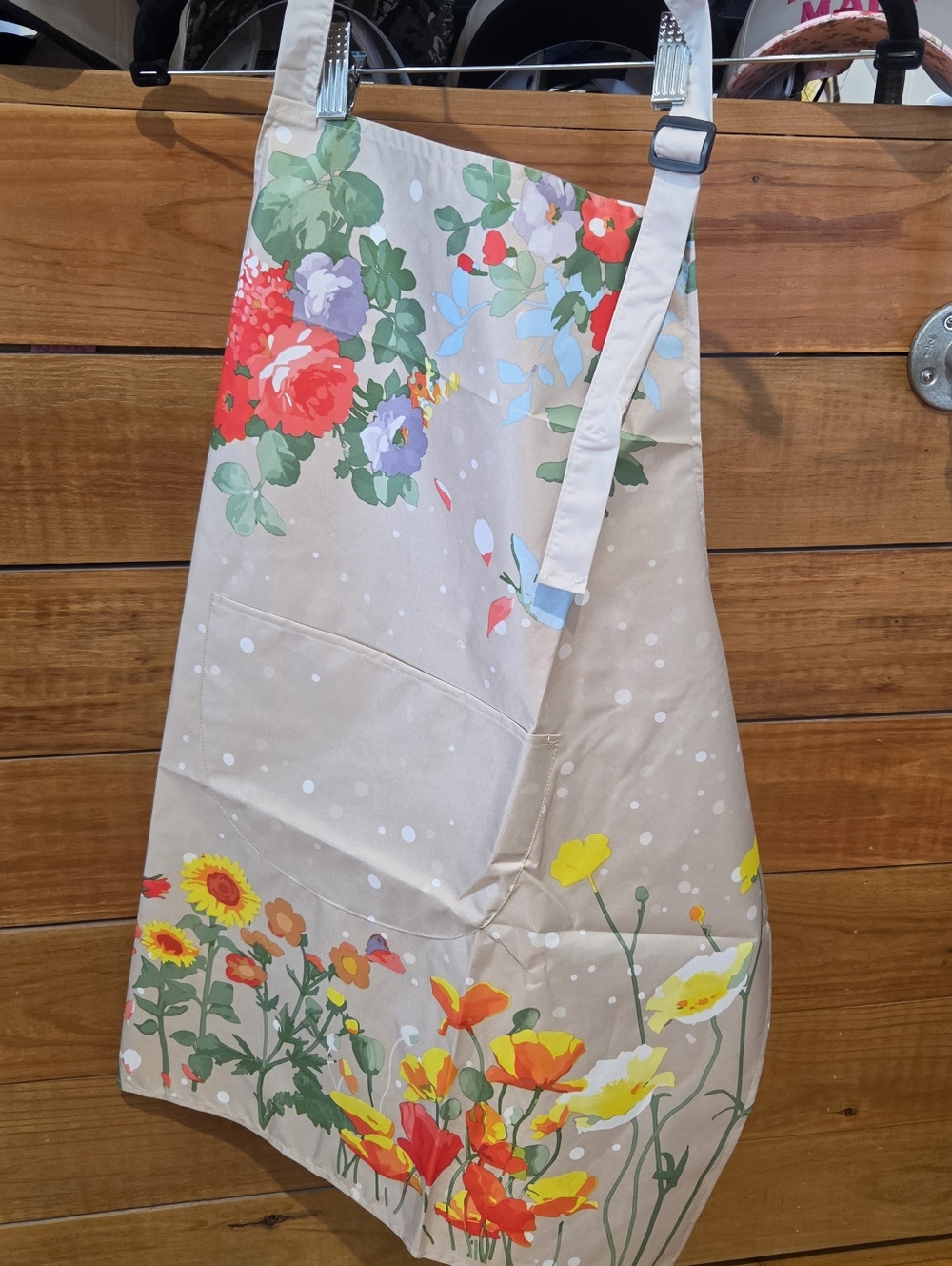 12 Spring Apron Bundle - Picture 2 of 4